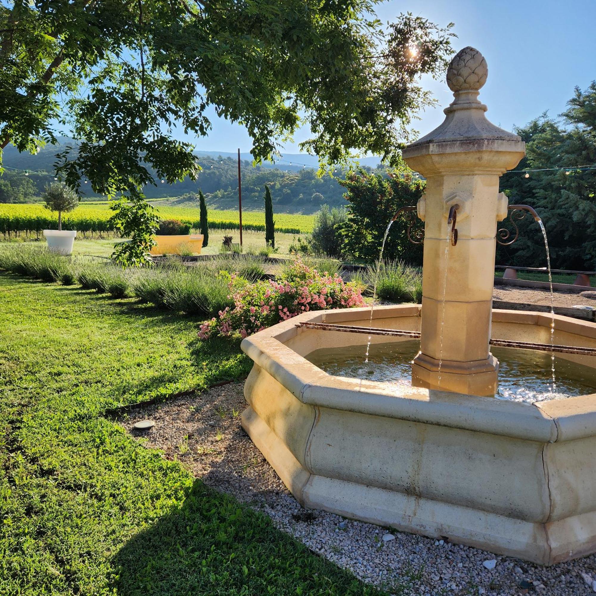 La Fontaine Des Noyers Villa Saint-Saturnin-lès-Apt Exterior photo