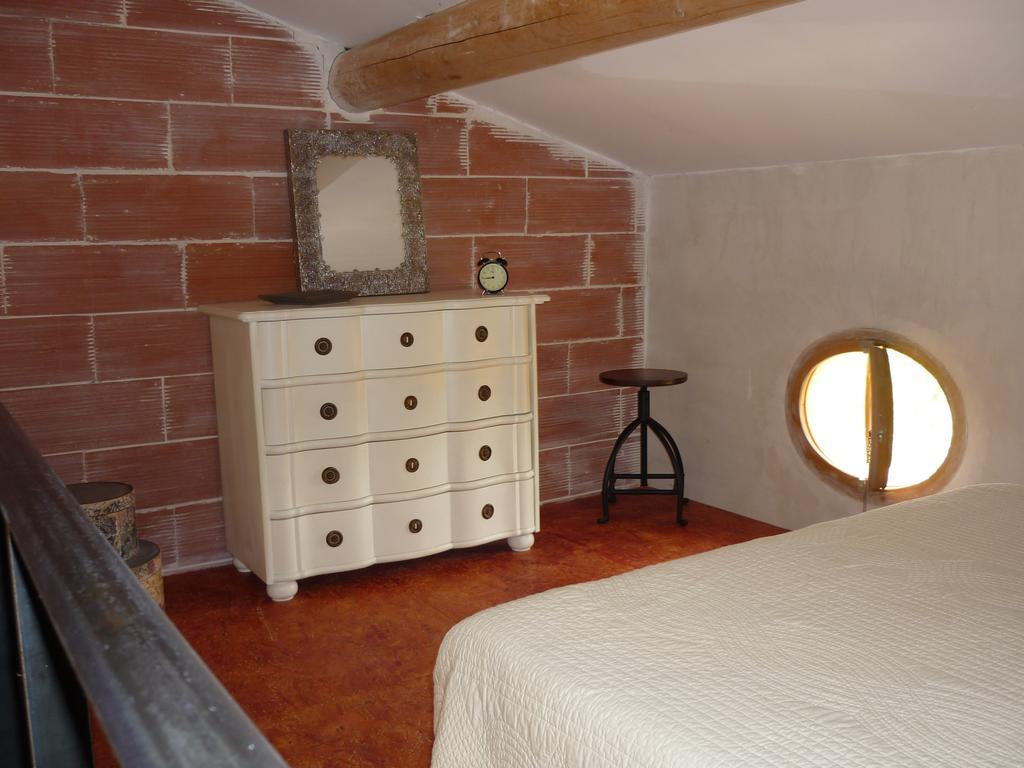La Fontaine Des Noyers Villa Saint-Saturnin-lès-Apt Room photo