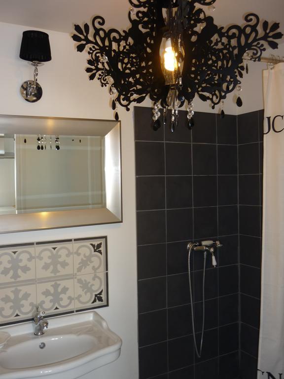 La Fontaine Des Noyers Villa Saint-Saturnin-lès-Apt Room photo