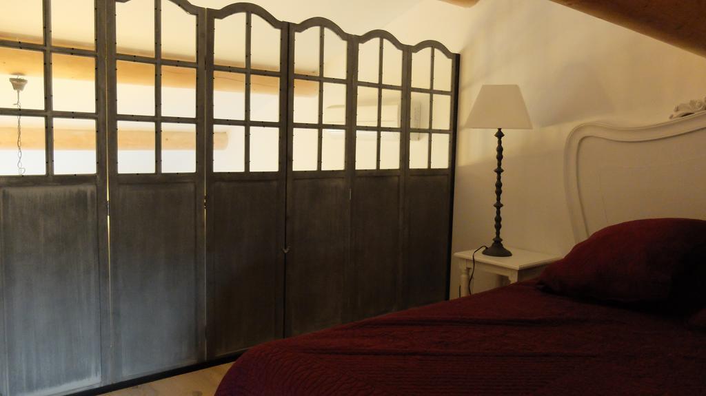 La Fontaine Des Noyers Villa Saint-Saturnin-lès-Apt Room photo